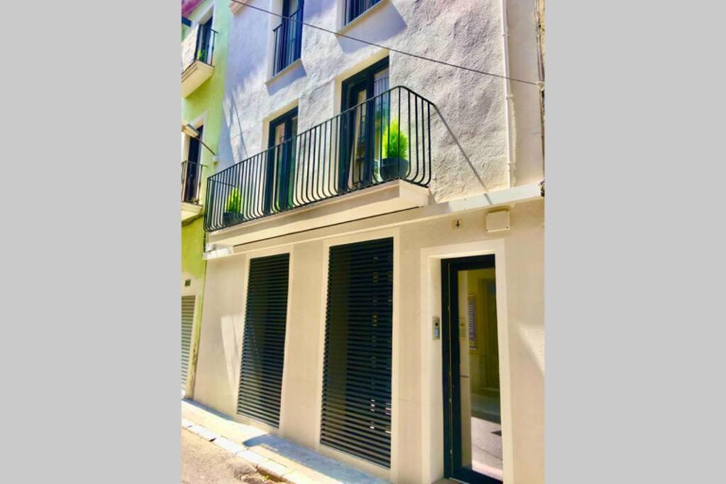 Loft De Diseno Con Balcon Apartment Фигерас Екстериор снимка